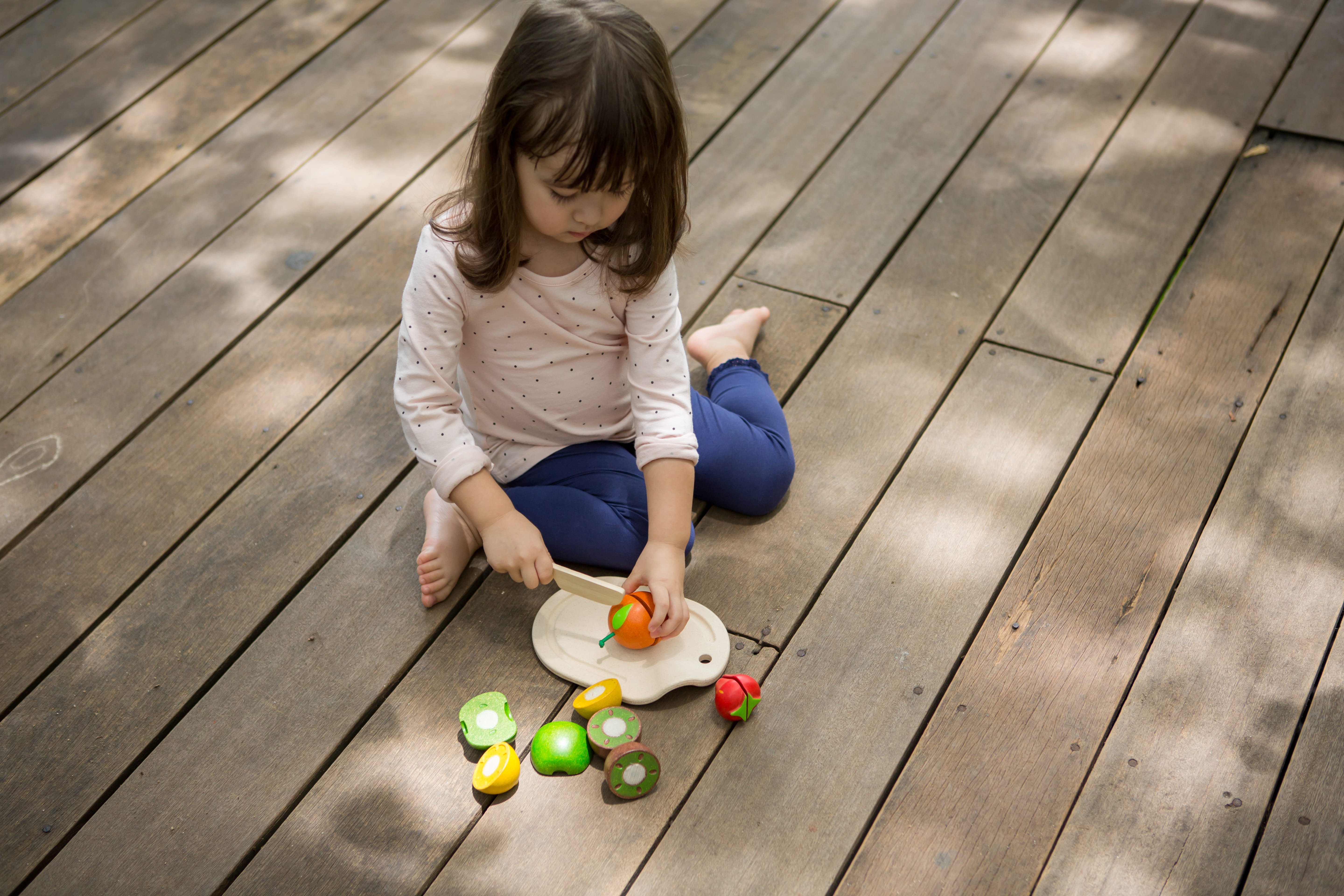 PT3600 Wood Plantoys Assorted Fruit Set
