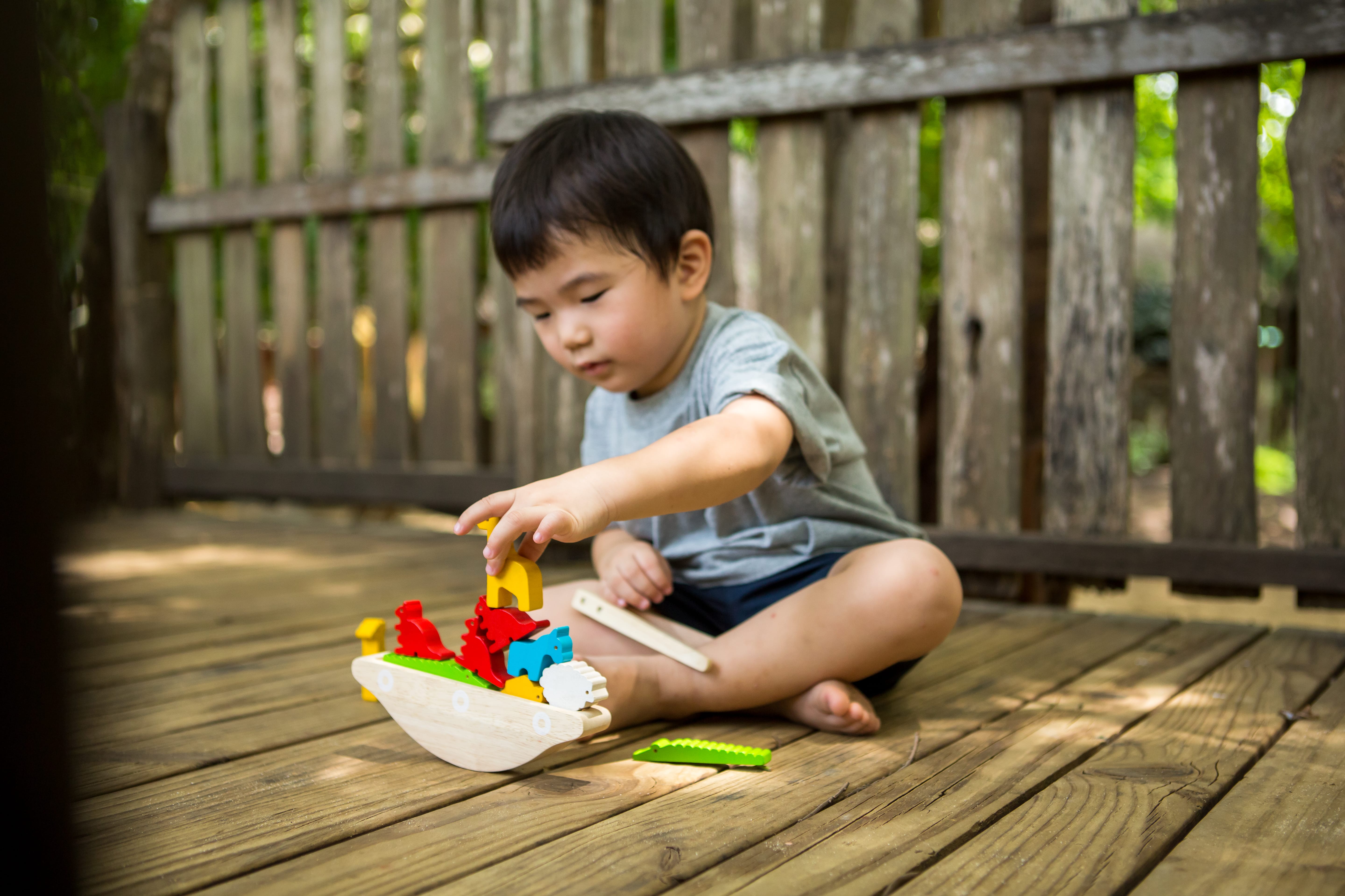 plan toys balancing boat