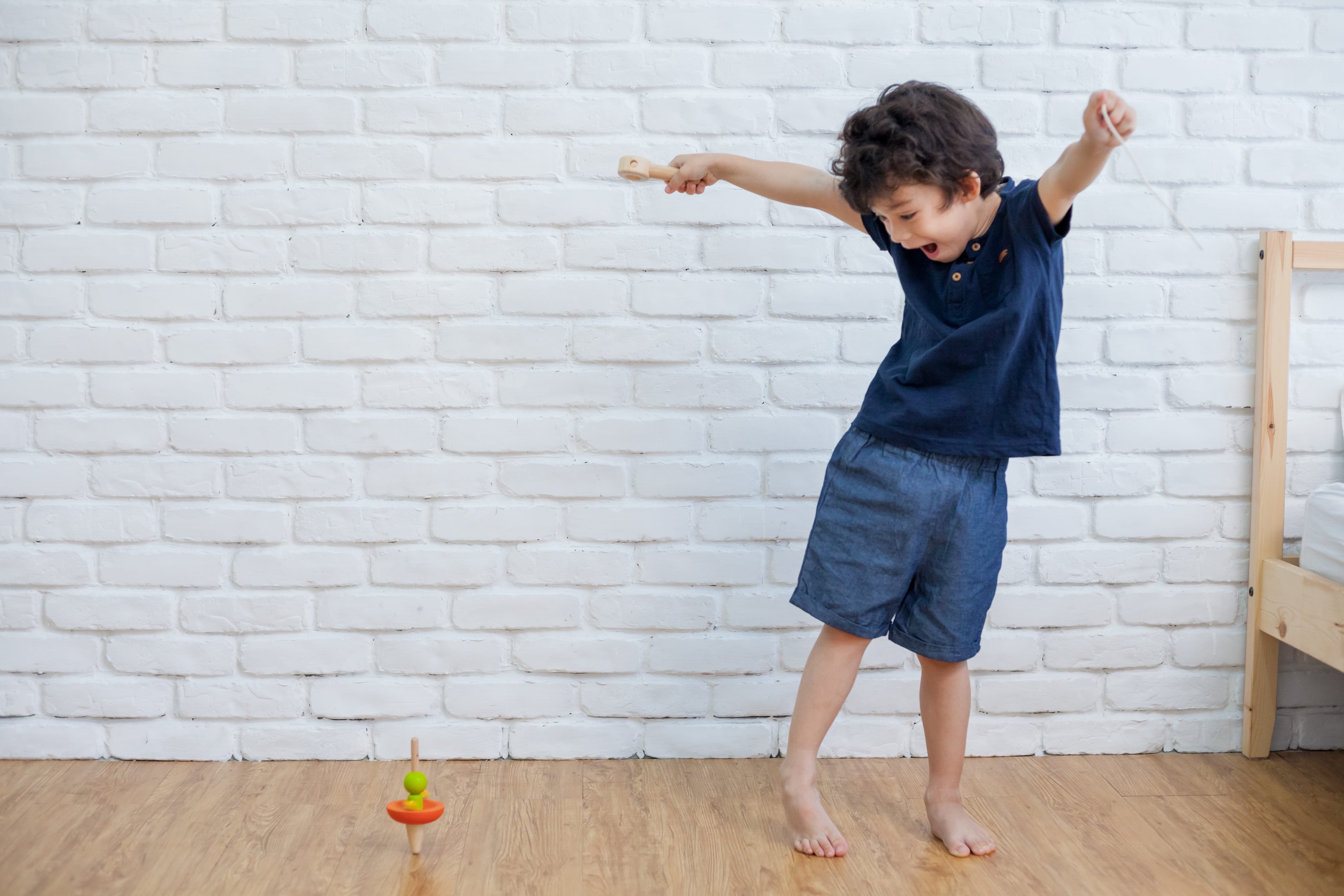 plan toys spaceship top